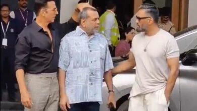 Fans Demand Hera Pheri 3 As Akshay Kumar, Paresh Rawal, Suniel Shetty Spotted At Mumbai Airport